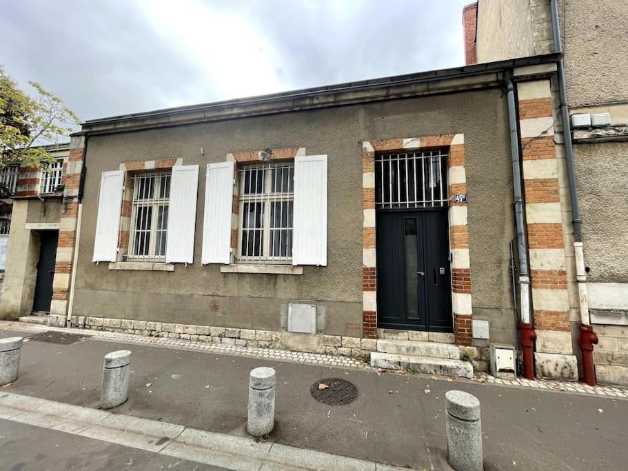 Agreable Maison De Ville Dans La Plus Belle Avenue ออร์เลออง ภายนอก รูปภาพ
